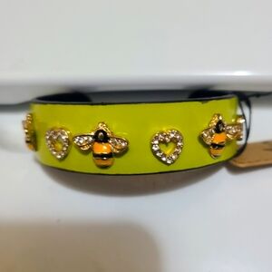 🐝 Cuff w/ Designs